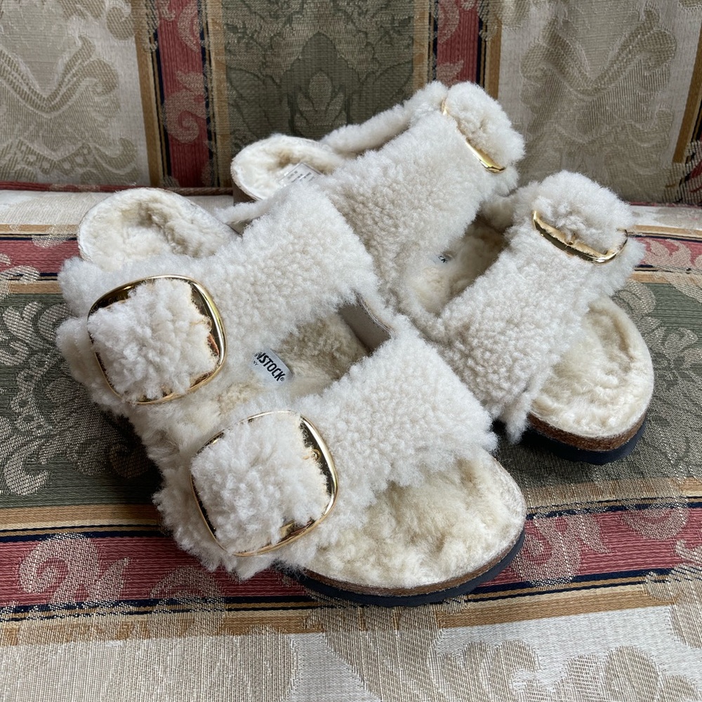 Birkenstock Big Buckle Shearling Teddy Eggshells. Size 10-10.5 Women